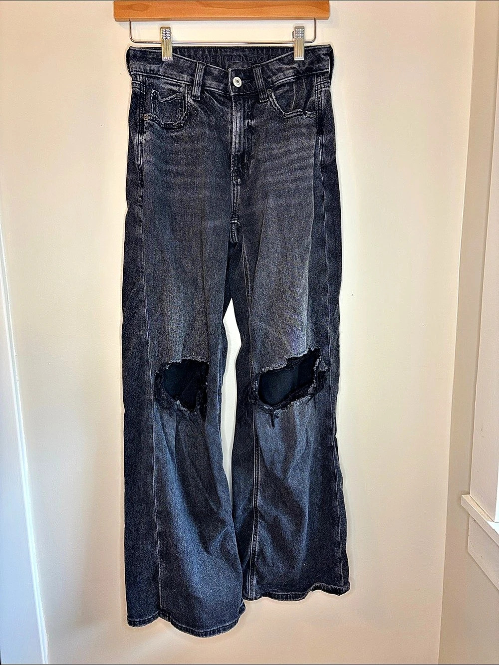 American Eagle AE Super High-Rise Baggy Wide-Leg Jean Distressed Flare Jeans in